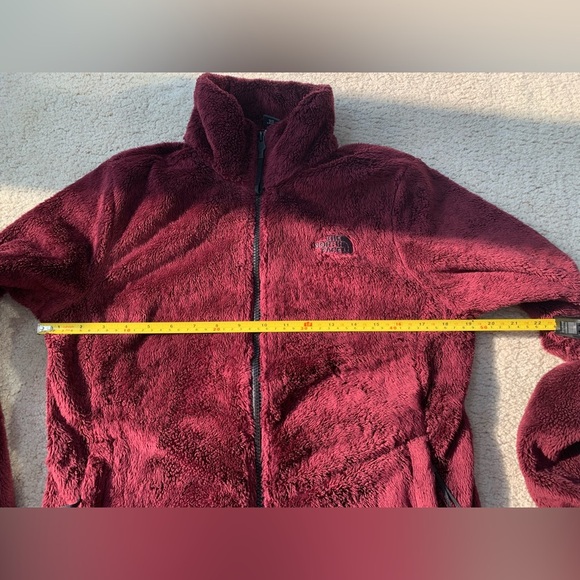 The North Face Women’s Size Medium Shadow Luxe Osito Fleece Jacket in Regal Red - Picture 10 of 11